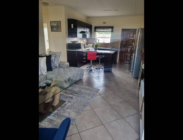 2 BEDROOM TOWNHOUSE FOR SALE IN RIVERSDALE